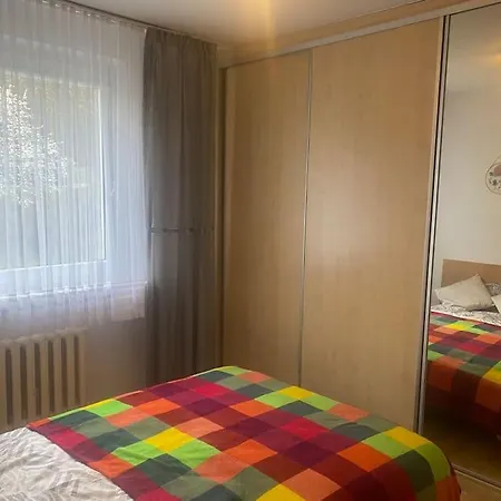 Uroczy Dwa Pokoje,3 Oddzielne Spania,las,skm, Plaza, Parking * Gdynia