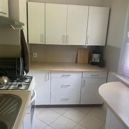 Lejlighed Uroczy Dwa Pokoje,3 Oddzielne Spania,las,skm, Plaza, Parking *