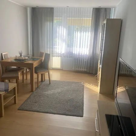 Uroczy Dwa Pokoje,3 Oddzielne Spania,las,skm, Plaza, Parking * Gdynia