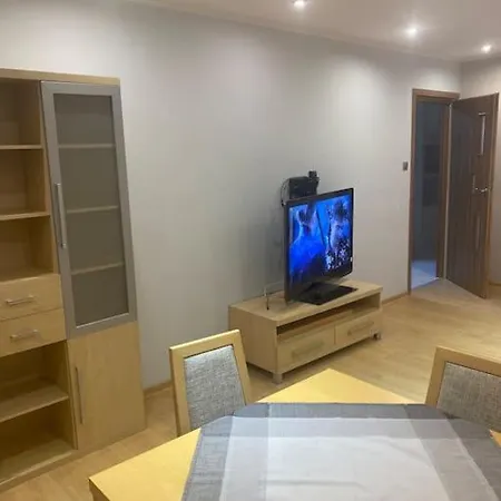Lejlighed Uroczy Dwa Pokoje,3 Oddzielne Spania,las,skm, Plaza, Parking