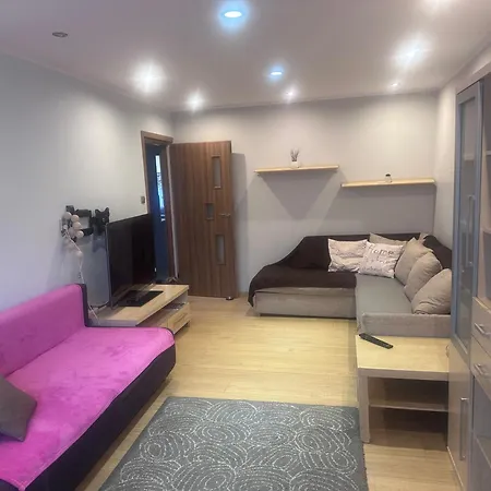 Uroczy Dwa Pokoje,3 Oddzielne Spania,las,skm, Plaza, Parking * גדינייה